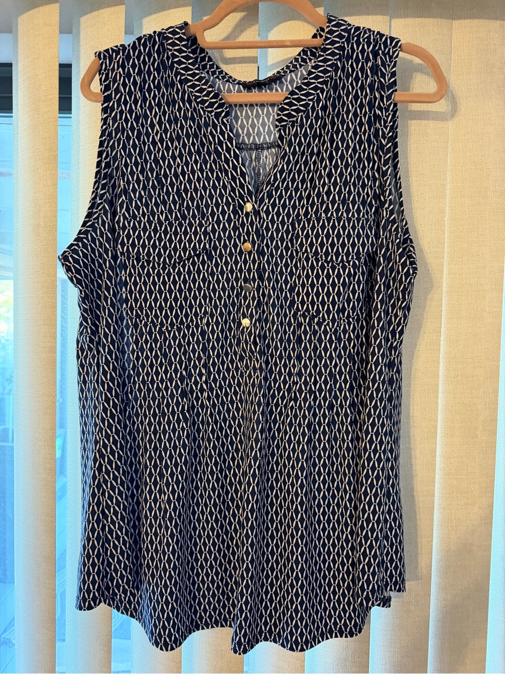 Cocomo Woman Blouse Top Size 1xL Plus Pullover Graphic All Over Print Sleeveless